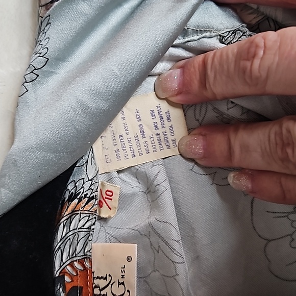 Stuart Lang painted silk look blouse - Picture 5 of 6